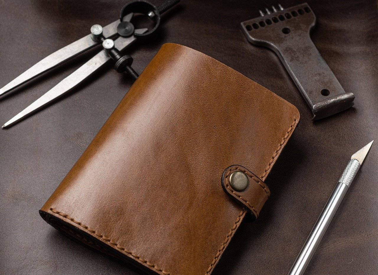 Leather Jewelry Boxes & Accessories