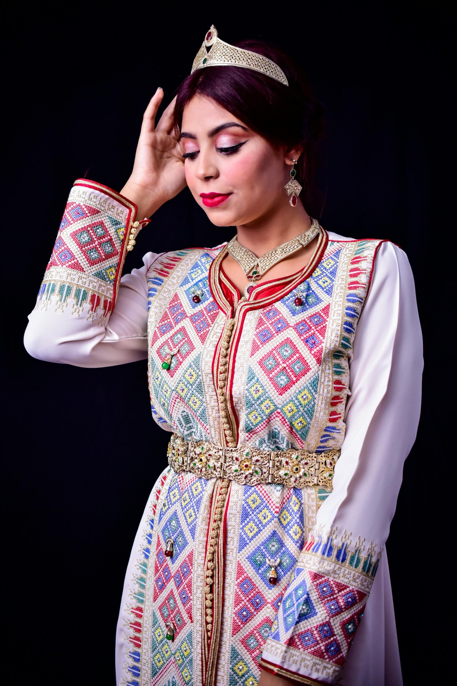 The Moroccan Caftan — Regal Threads of Tradition